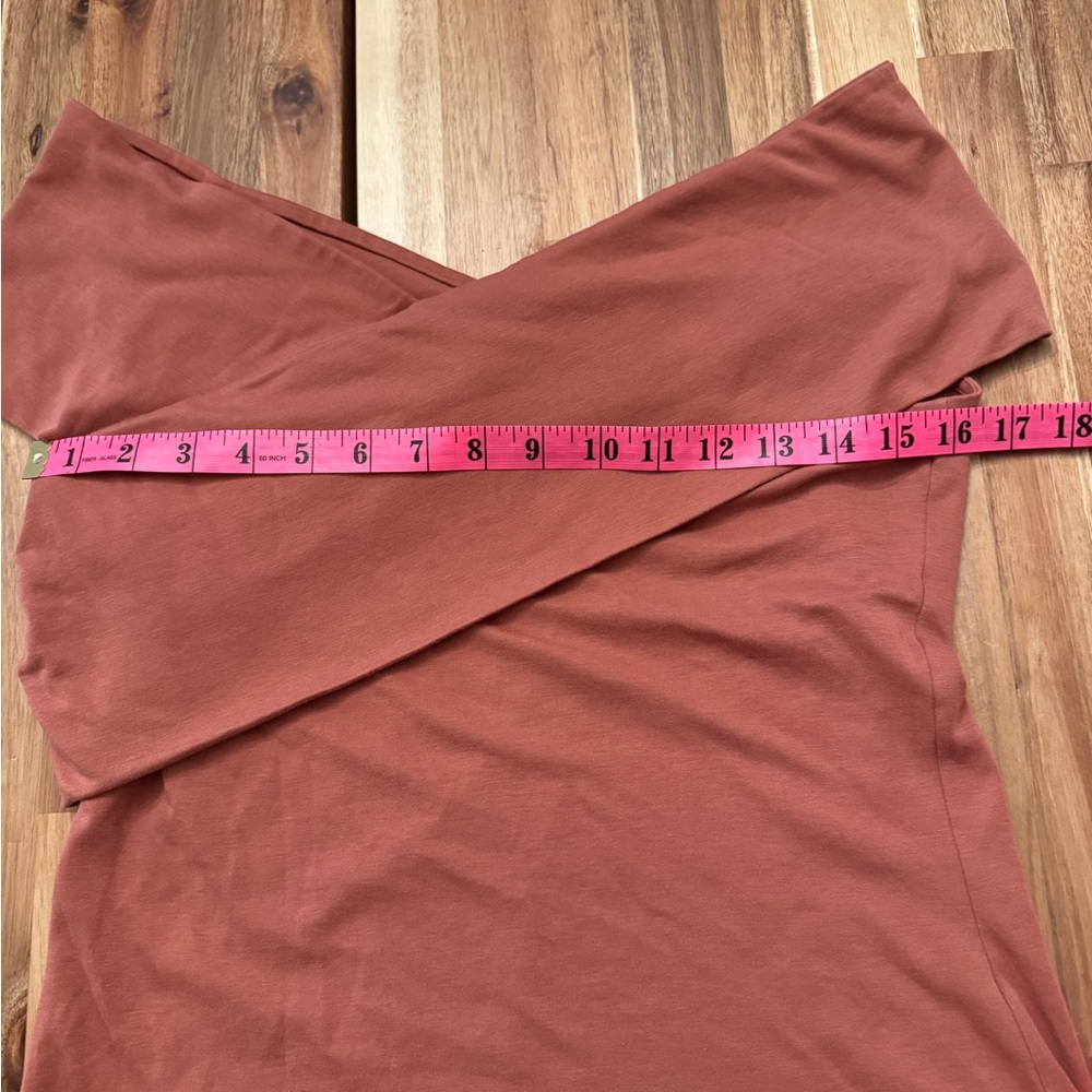 Theory cotton Women's Off-Shoulder Rust Top size once used once - Picture 4 of 7